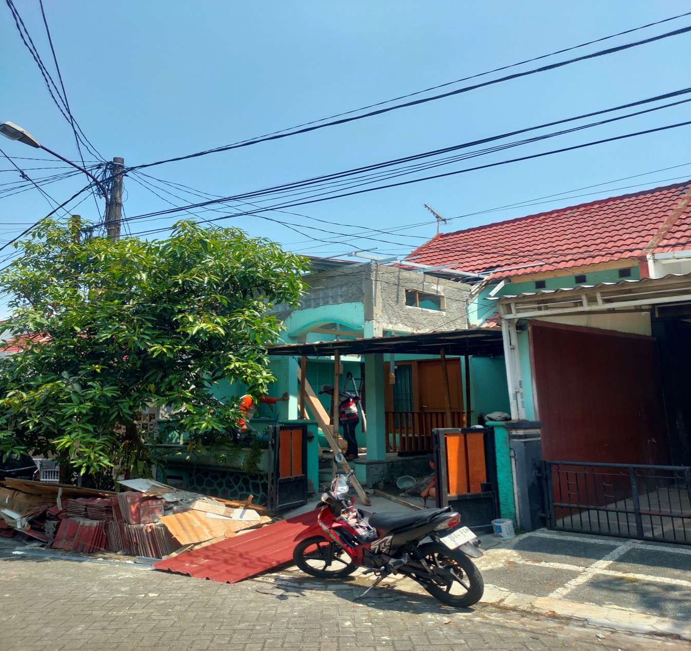 Renovasi Fasade Rumah Depan D5 Bumi Sentosa - foto 1